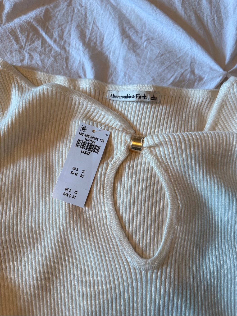 Brand new🤍Abercrombie & Fitch Cream Ribbed Off-the-Shoulder Sweater w Gold Ring
